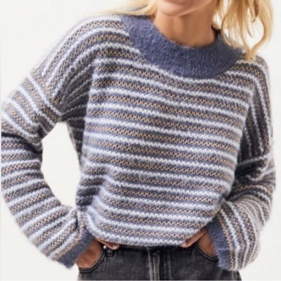 NWT
RAGA
Beach Club Pullover Sweater
Size M - Picture 3 of 8